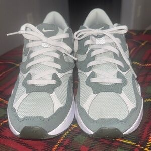Nike WMNS AL8 "Vintage Green/Carbon Green/White" FJ3794-300 Womens